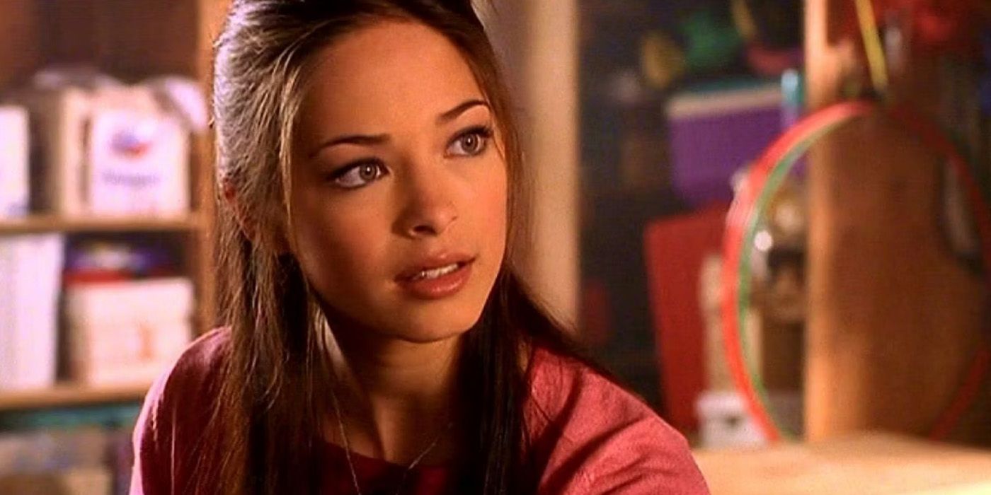 Kristin Kreuk as Lana Lang looks around Smallville High in &lsquo;Smallville.'
