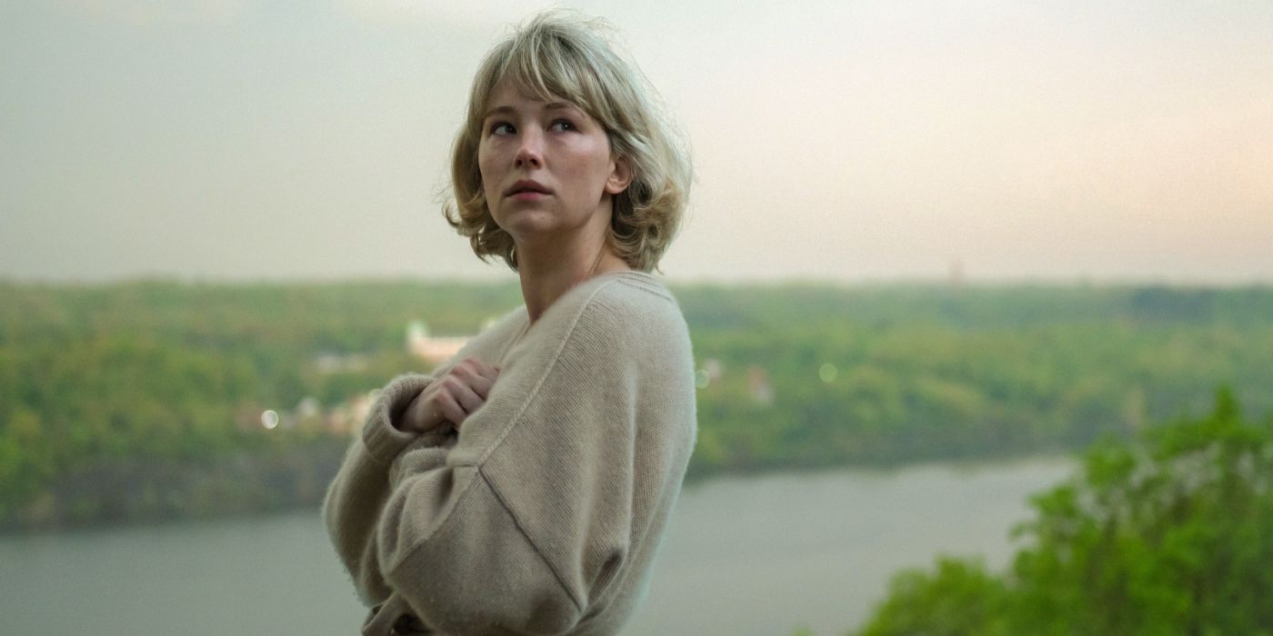 Haley Bennett mientras Hunter mira por encima del hombro cerca del río Swallow