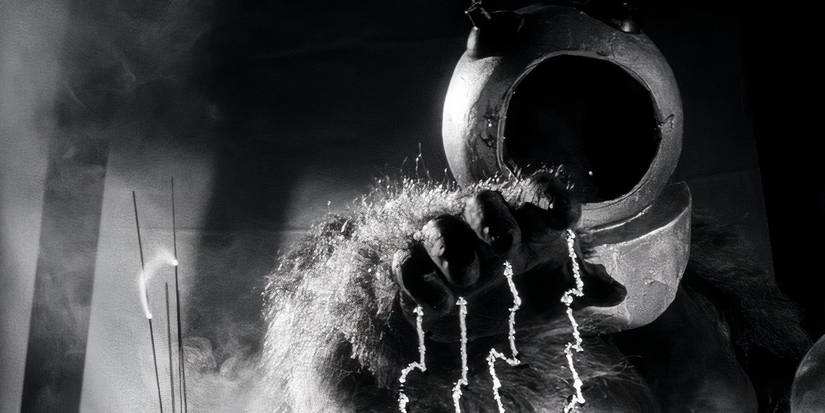 The Great One aka The Great Guidance (George Barrows) uses the calcinator death ray in 'Robot Monster'