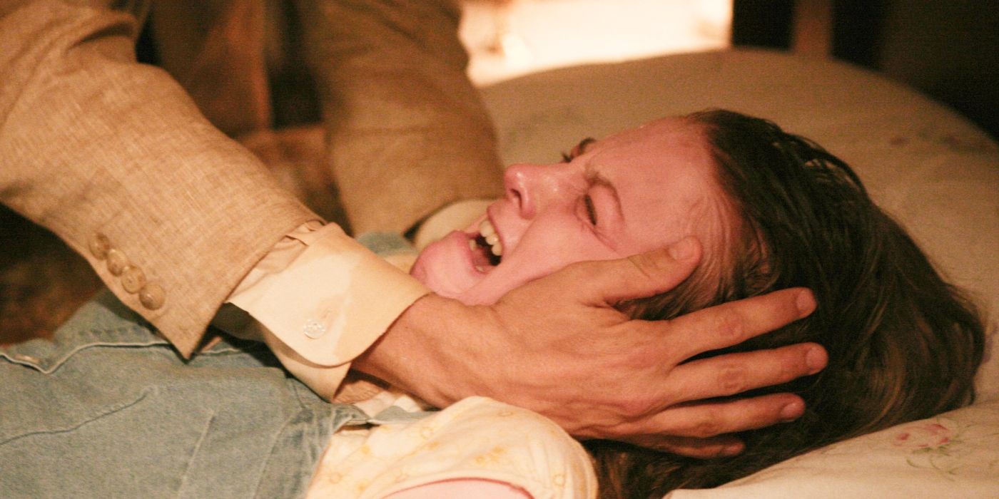 Nell Sweetzer de Ashley Bell se somete a un exorcismo en El último exorcismo