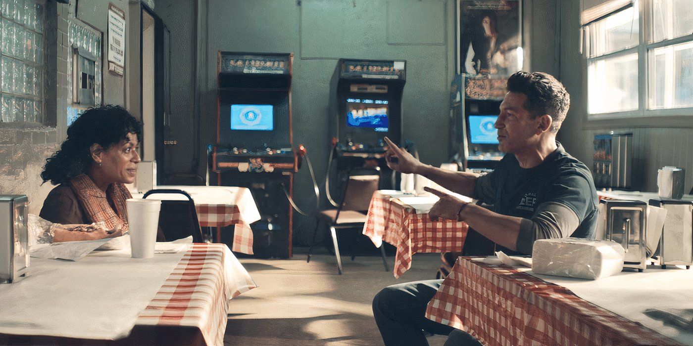 Tina and Mikey talking at The Beef in s3, ep6 of 'The Bear'.