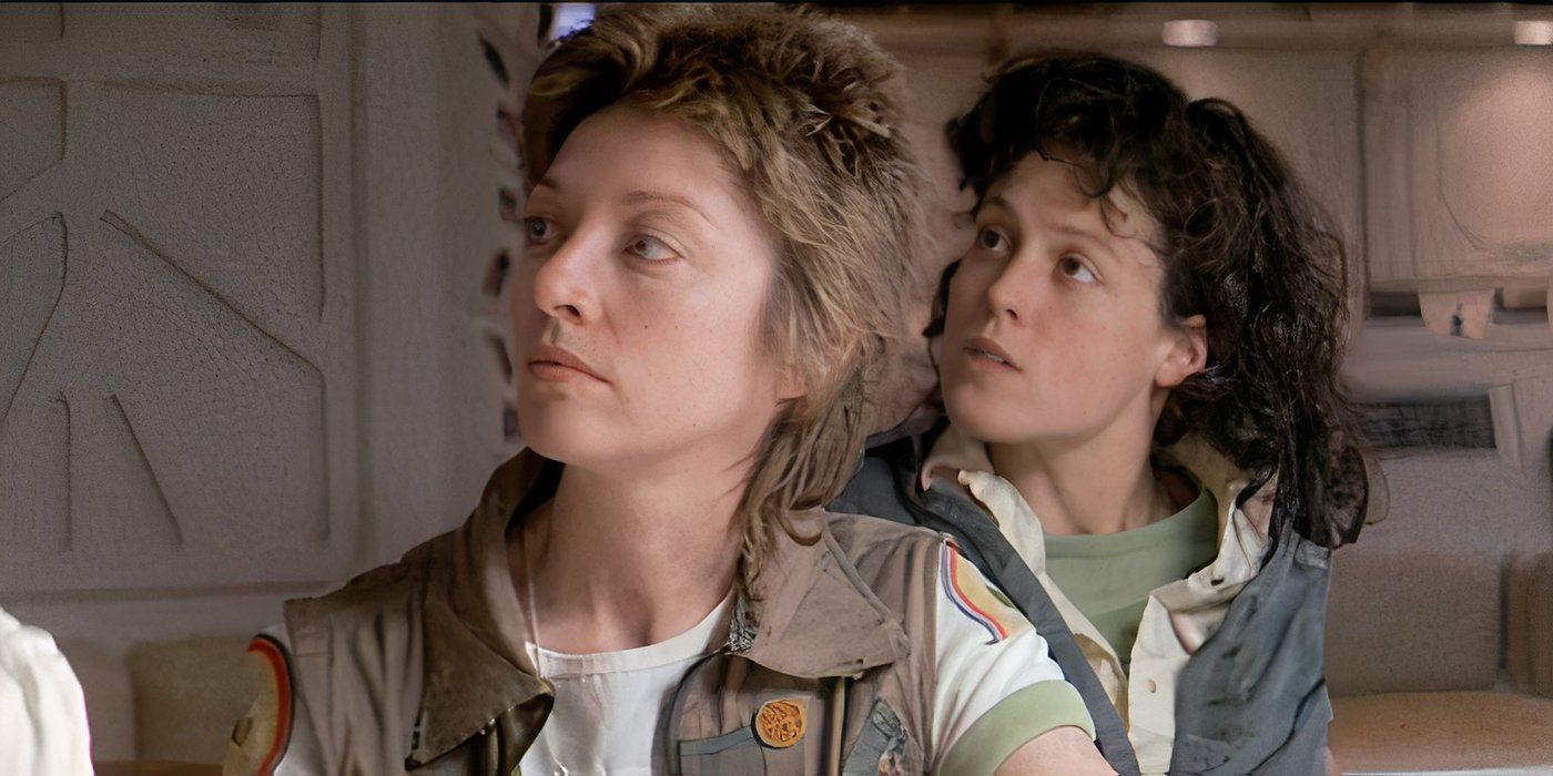 Lambert de Veronica Cartwright e Ripley de Sigourney Weaver sentam-se juntas em Alien de Ridley Scott