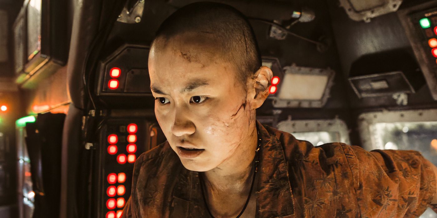 Aileen Wu as Navarro in 'Alien: Romulus'