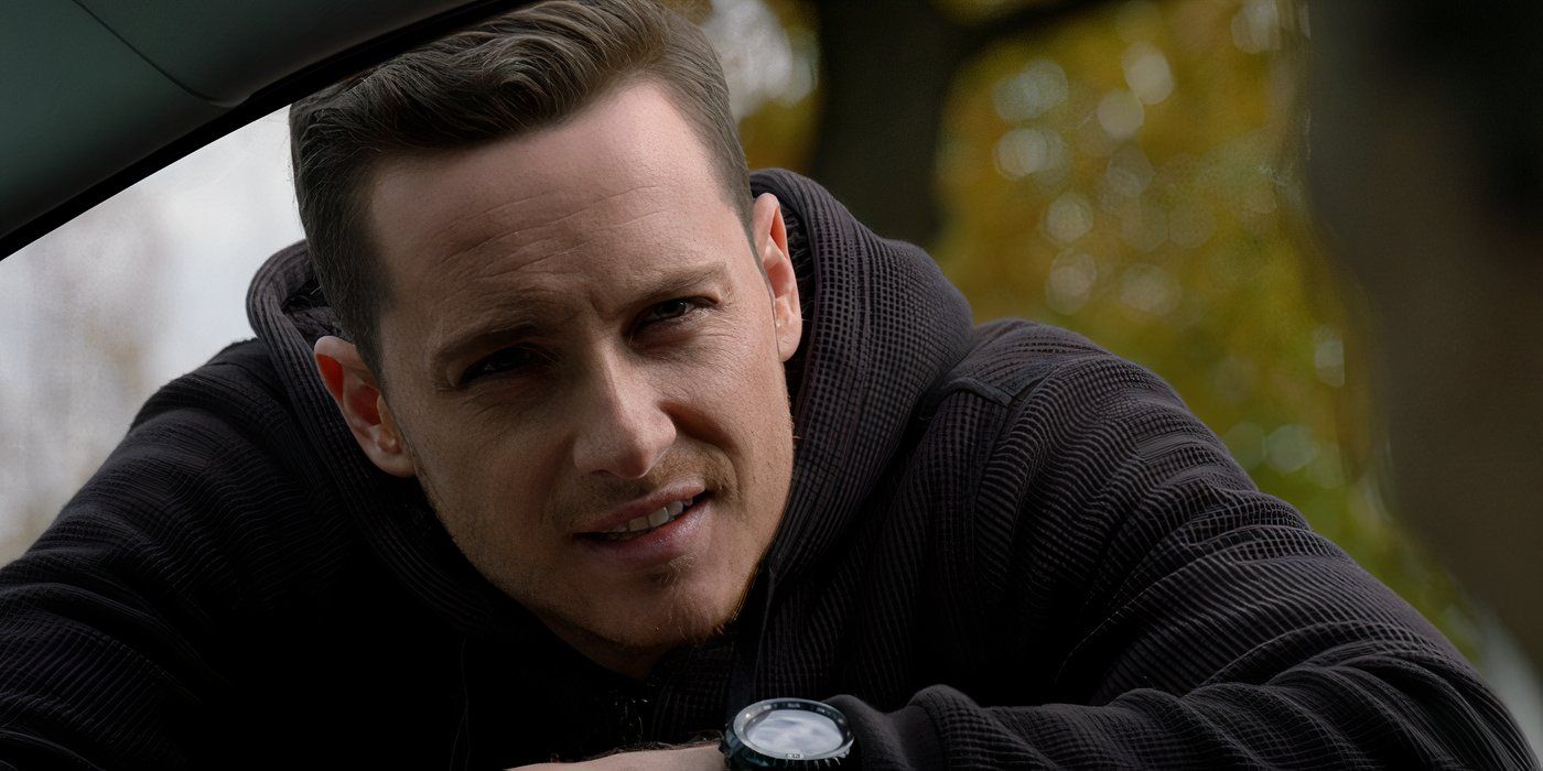 Jesse Lee Soffer as Detective Jay Halstead in Chicago PD.