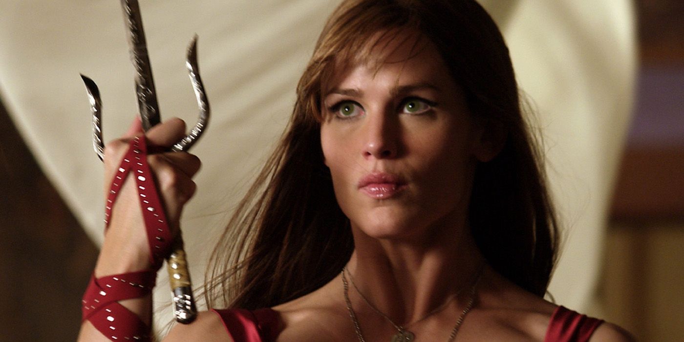 Elektra (Jennifer Garner) twirls her sai before battle in 'Elektra.'