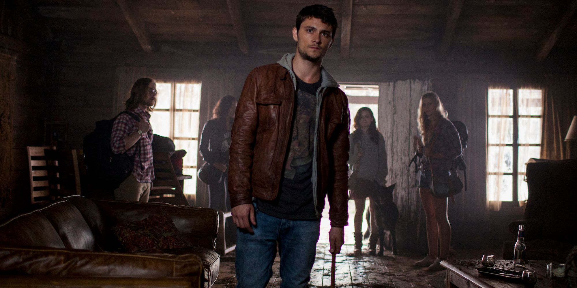 Shiloh Fernandez, Jessica Lucas, Jane Levy, Elizabeth Blackmore, and Lou Taylor Pucci in Evil Dead 2013