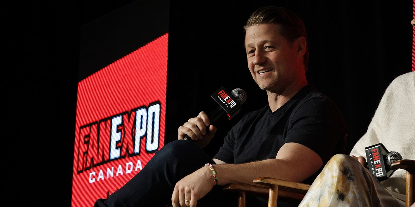 Ben McKenzie on stage at Fan Expo Canada