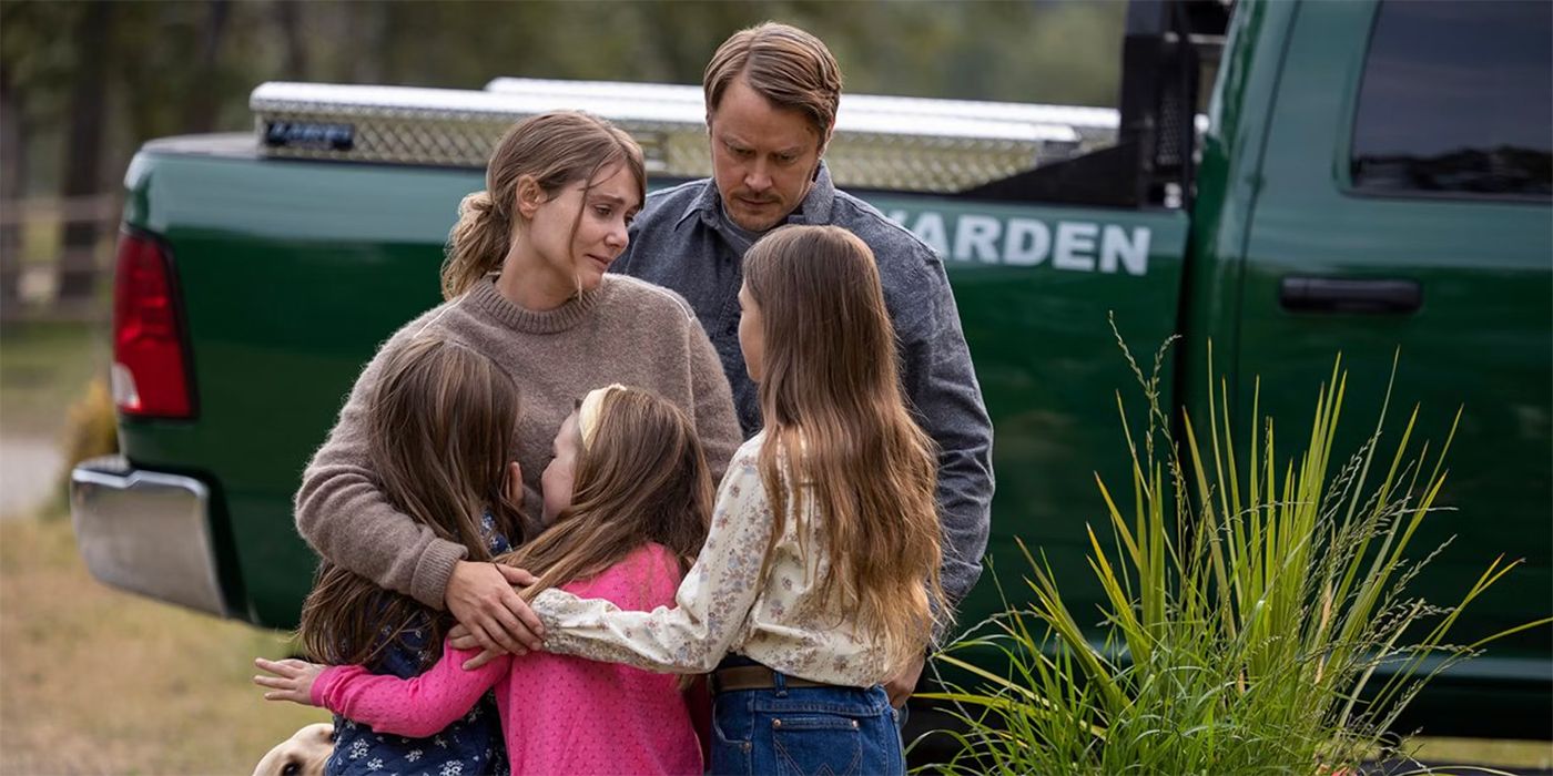 Michael Dorman as Joe Pickett and Juliana Guill as Marybeth Pickett hugging their children