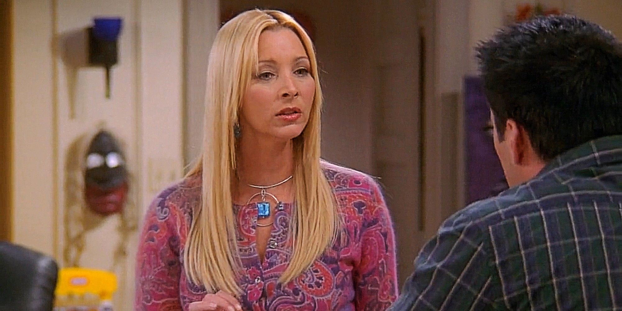 Phoebe talking to Joey in Friends 'The One Where Joey Speaks French'