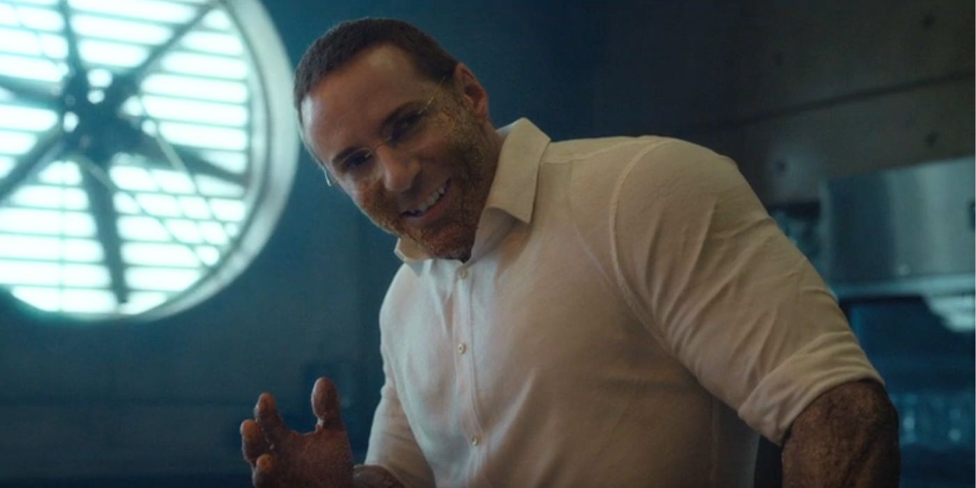 Alessandro Nivola interpreta a Alexei Sytsevich, quien se transforma en un rinoceronte en 