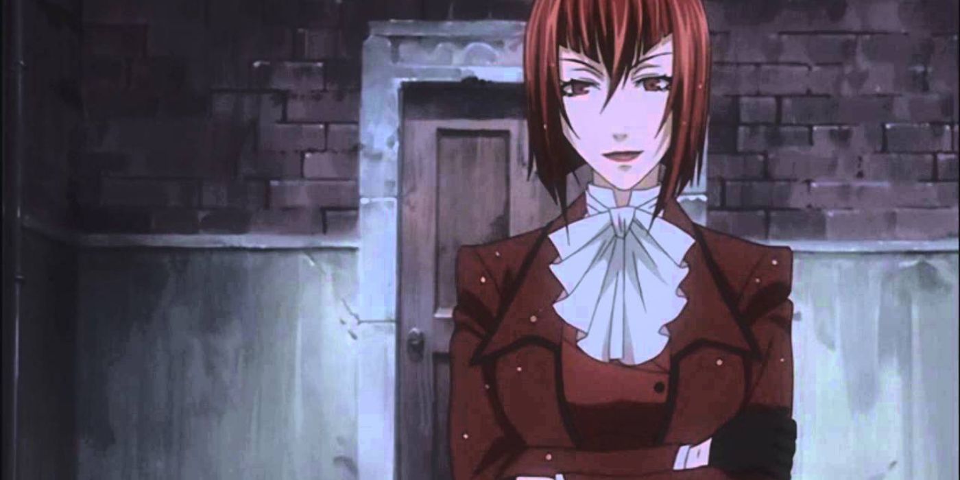 Madame Red y Black Butler de pie con los brazos cruzados contra un edificio al fondo