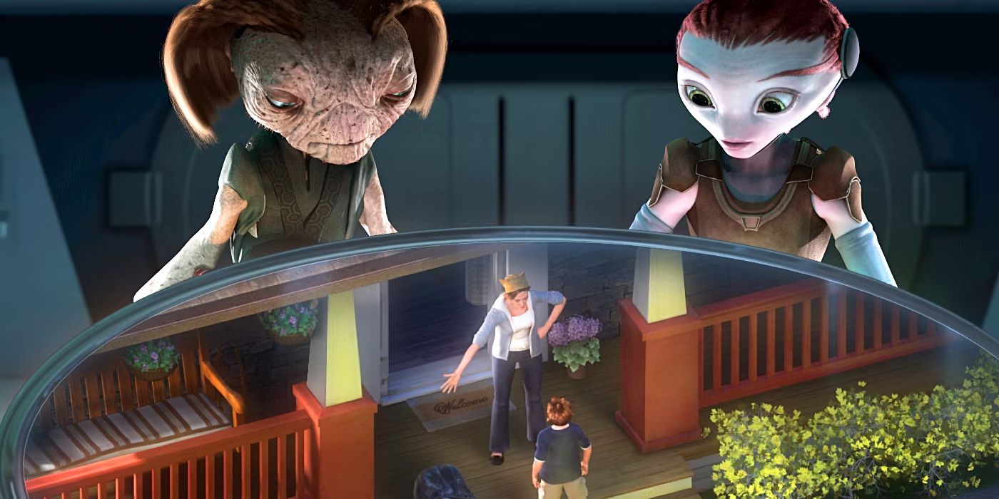 THE SUPERVISOR (left), MILO and MILOÕS MOM (center), KI (right) in Mars Needs Moms