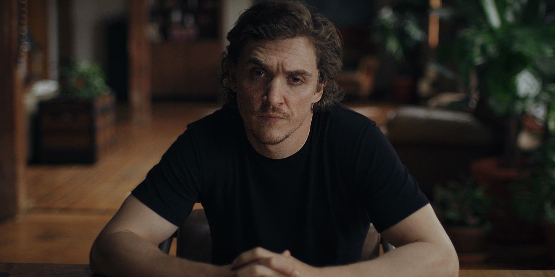 Emmett (Kyle Gallner) in &lsquo;Mother, May I?'