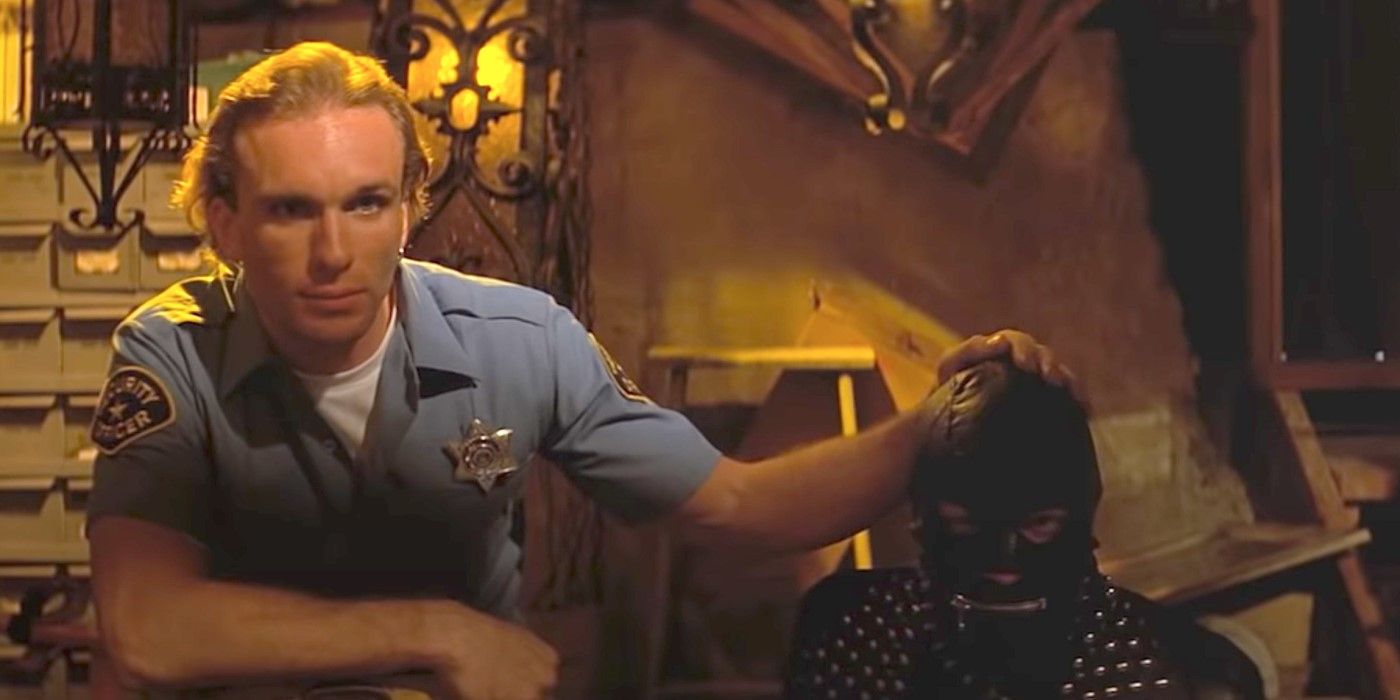 Zed (Peter Greene) and the Gimp (Stephen Hibbert) in 'Pulp Fiction'