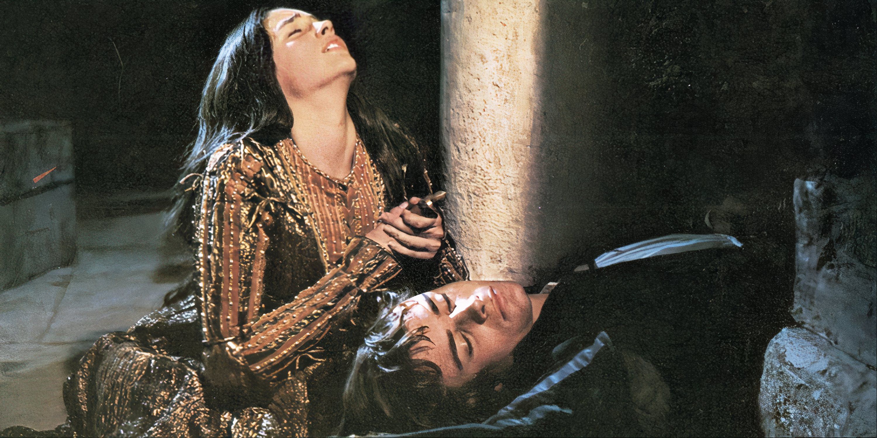 Juliet stabbing herself over Romeo's dead body in Romeo and Juliet (1968)