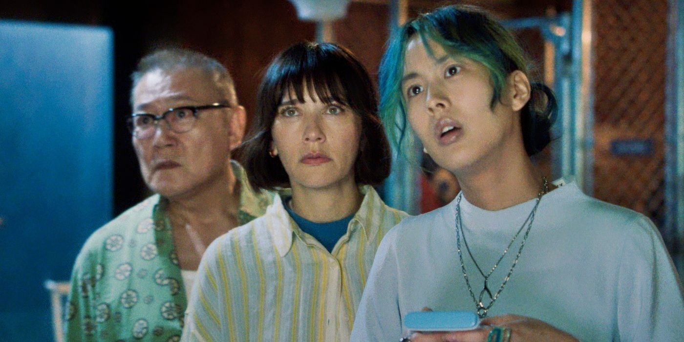 Jun Kunimura, Rashida Jones, and annie the clumsy looking surprised in Sunny Episode 8