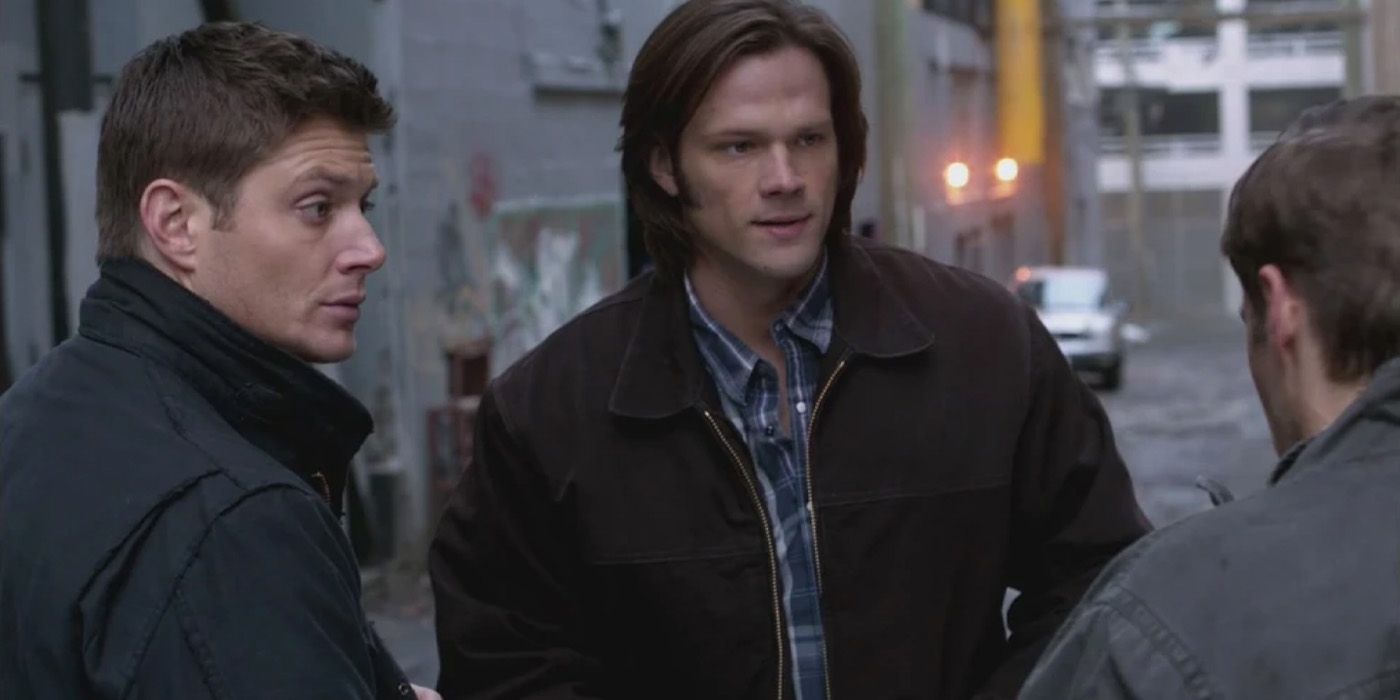 Dean (Jensen Ackles) and Sam (Jared Padalecki) talk with Jeffrey (Russell Sams) in Supernatural.