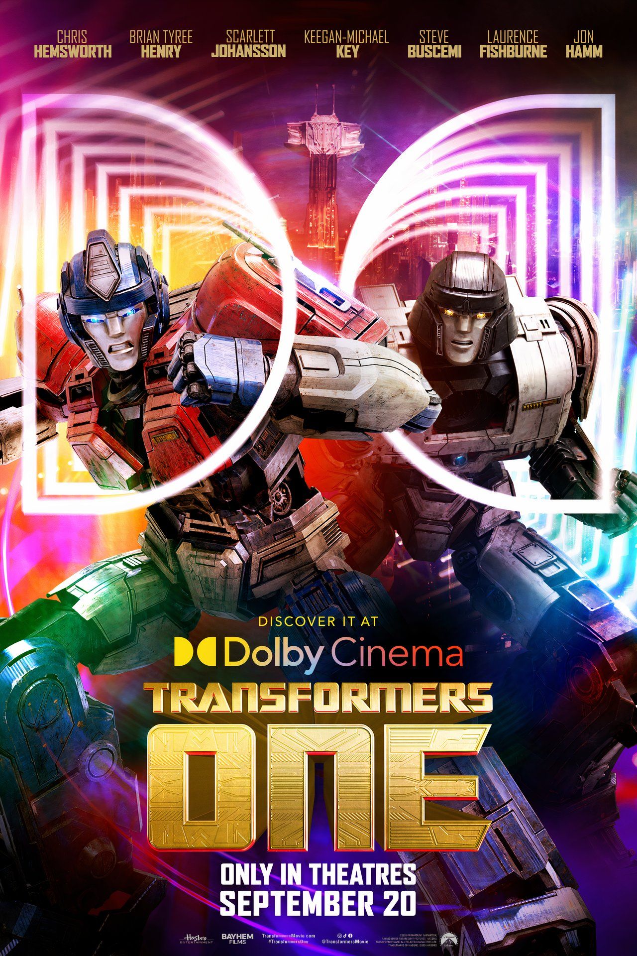 Optimus Prime y Megatron posan en el cartel Dolby de Transformers One