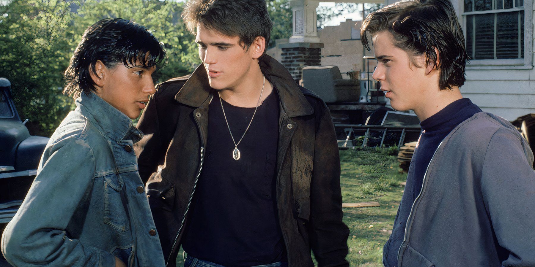 The-Outsiders-Ralph-Macchio-Matt-Dillon-C-Thomas-Howell (1)