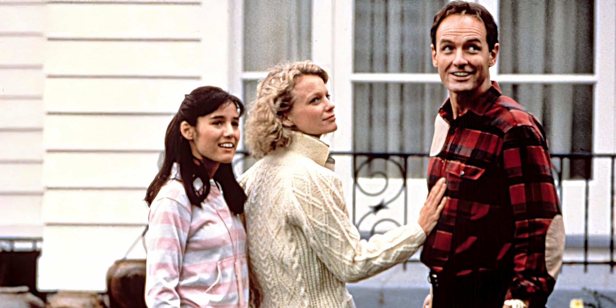 Terry O'Quinn as Jerry Blake, Shelley Hack as Susan and Jill Schoelen as Stephanie in The Stepfather 1987