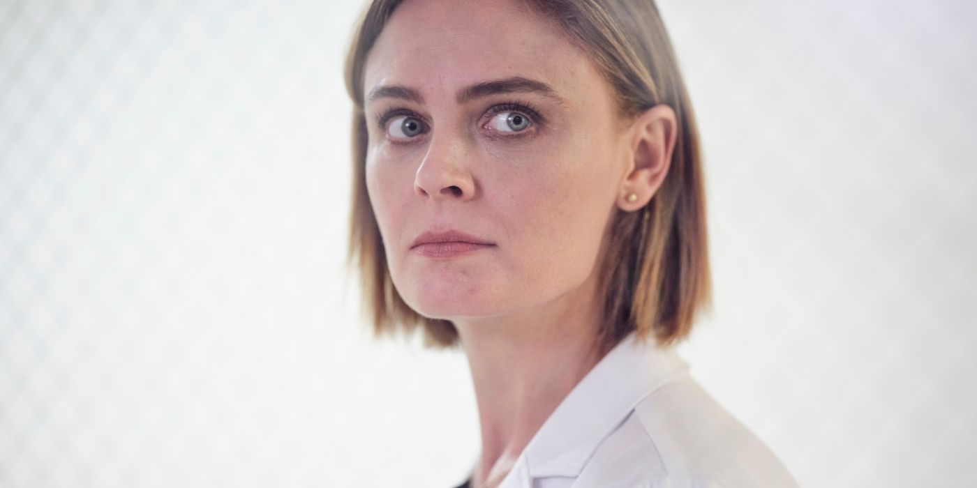 Emily Deschanel as a psychiatrist named Janet looking concerned in Continue