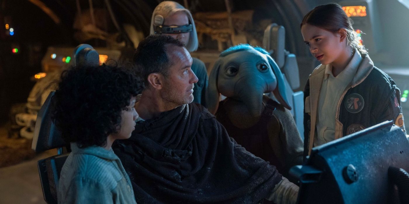 Jude Law and the young cast of Skeleton Crew