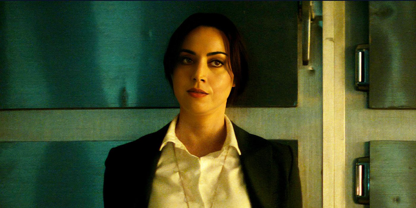 Aubrey Plaza smirking as Rio in Agatha All Along Ep 1