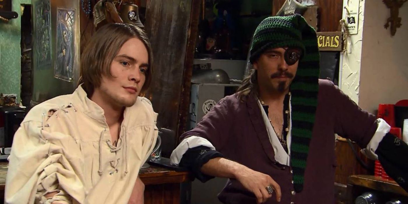 Two bartenders dressed as pirates at the Piratz Tavern on Bar Rescue