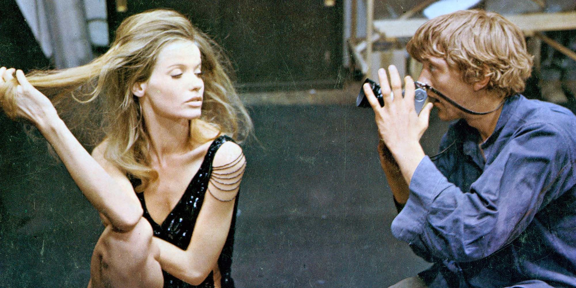 David Hemmings photographs Veruschka in Blow-Up