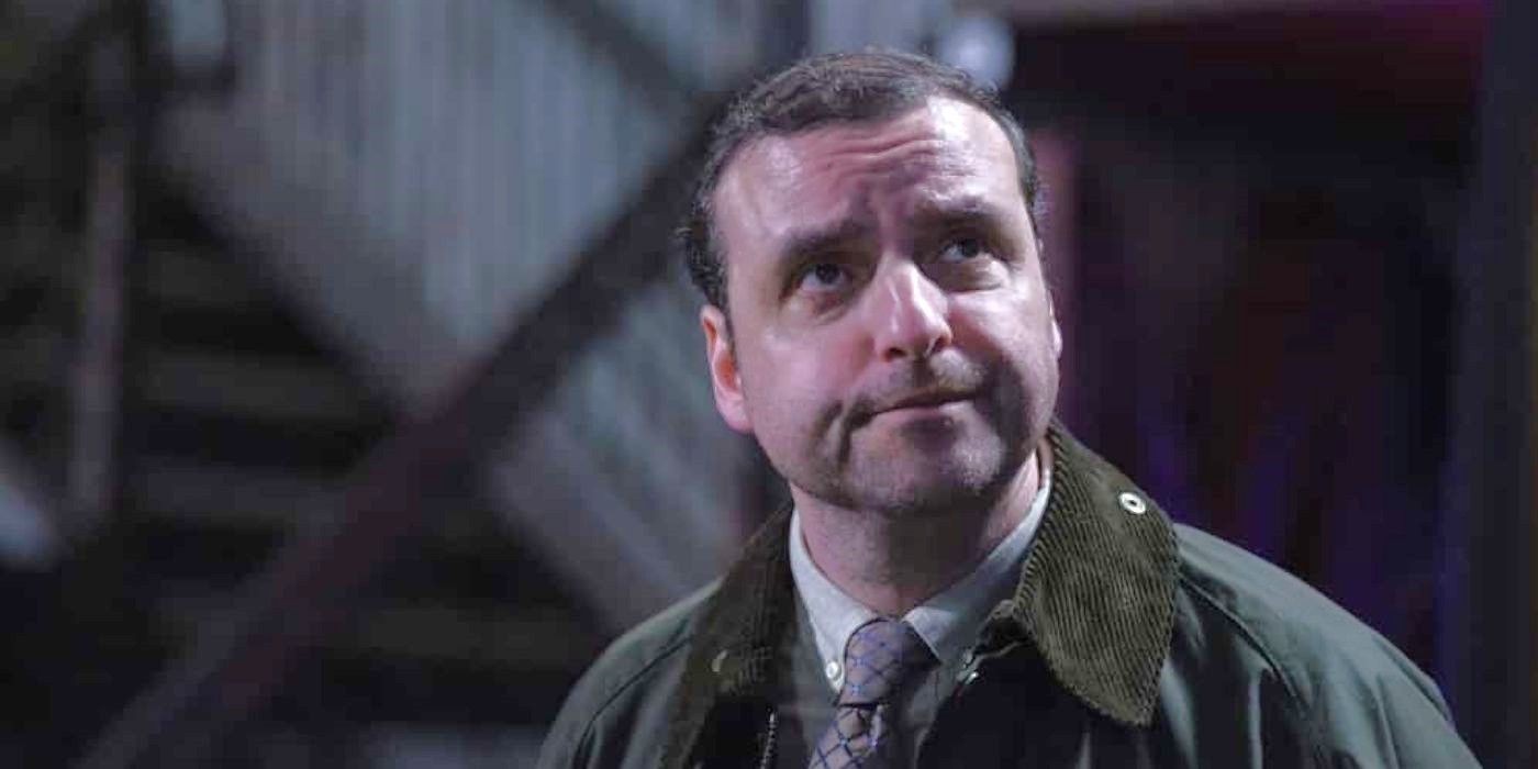 David Krumholtz as Dr. Ray Goldberg looks up in contemplation in Law &amp; Order: SVU.