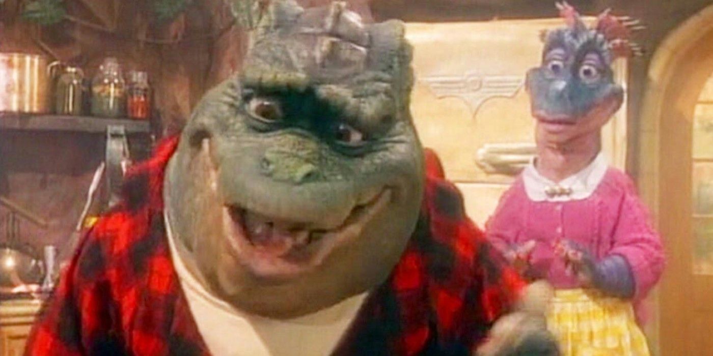 Earl Sinclair (Stuart Pankin) stands in the forefront with his wife Fran (Jessica Watler) standing behind in ABC&rsquo;s &lsquo;Dinosaurs&rsquo;