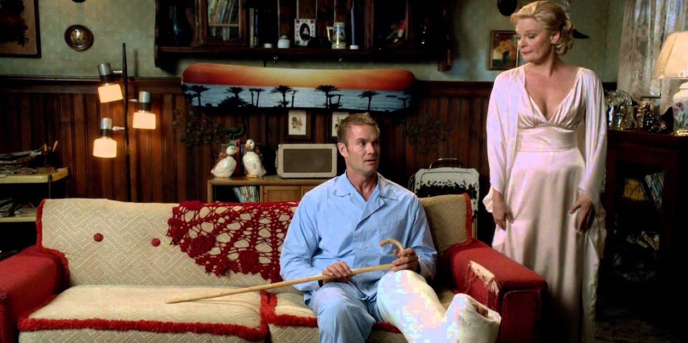 Garrett Dillahunt as Burt Chance and Martha Plimpton as Virginia Chance in Raising Hope