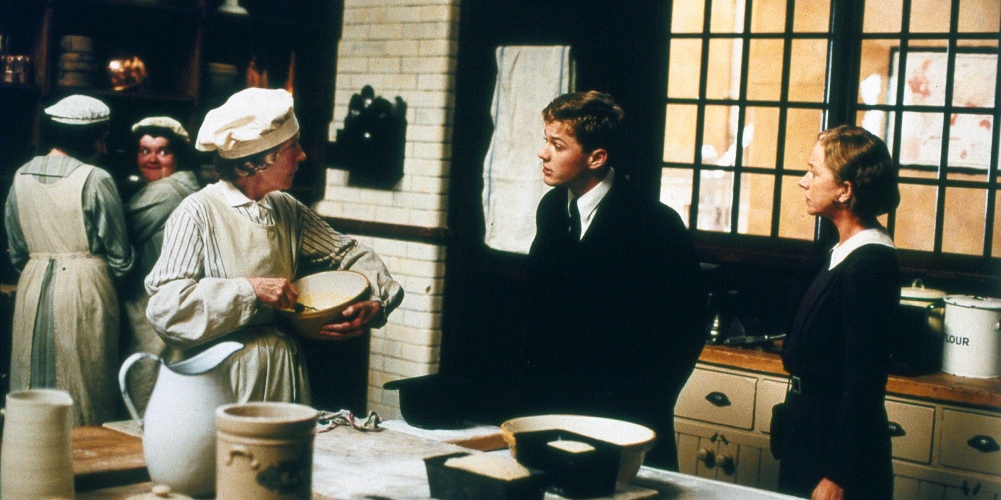 Eileen Atkins, Ryan Phillippe and Helen Mirren in Gosford Park