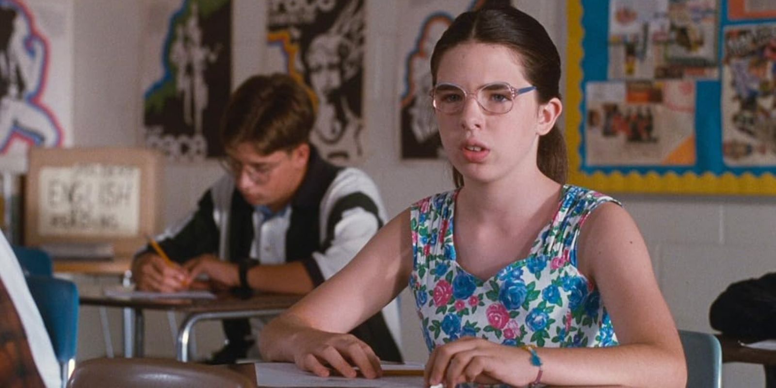 Heather Matarazzo as Dawn Wiener looking confused in class in Welcome to the Dollhouse.