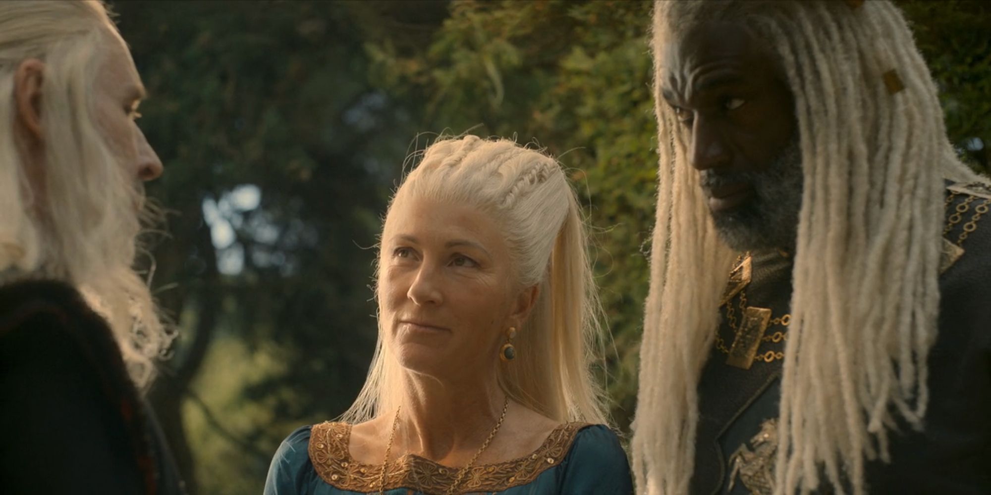 Viserys (Paddy Considine), Rhaenys (Eve Best) and Corlys (Steve Toussaint) in discussion in season 1 episode 2.