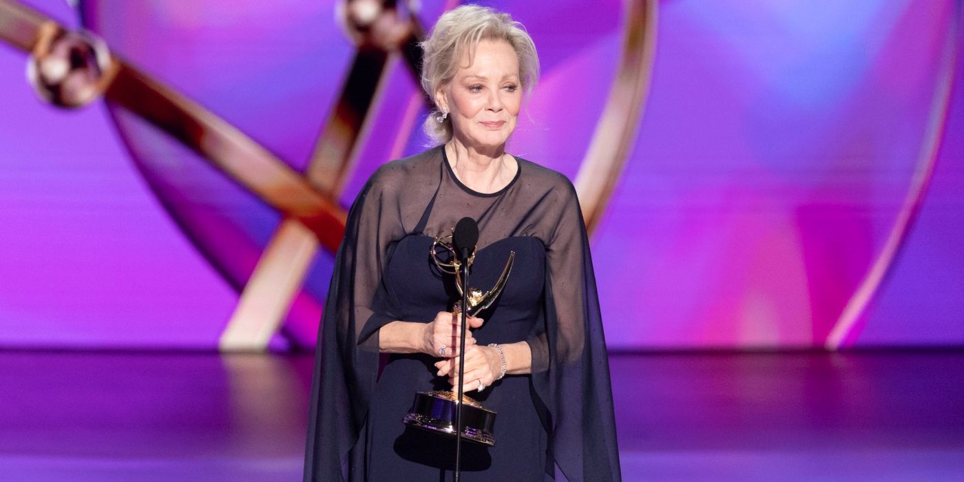 Jean Smart accepting her Emmy for Best Lead Actress in a Comedy Series