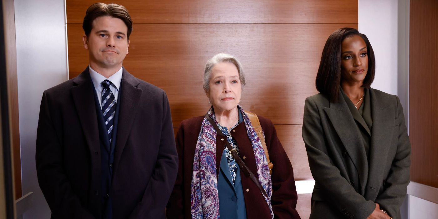 Kathy Bates, Skye Marshall y Jason Ritter en el ascensor Matlock