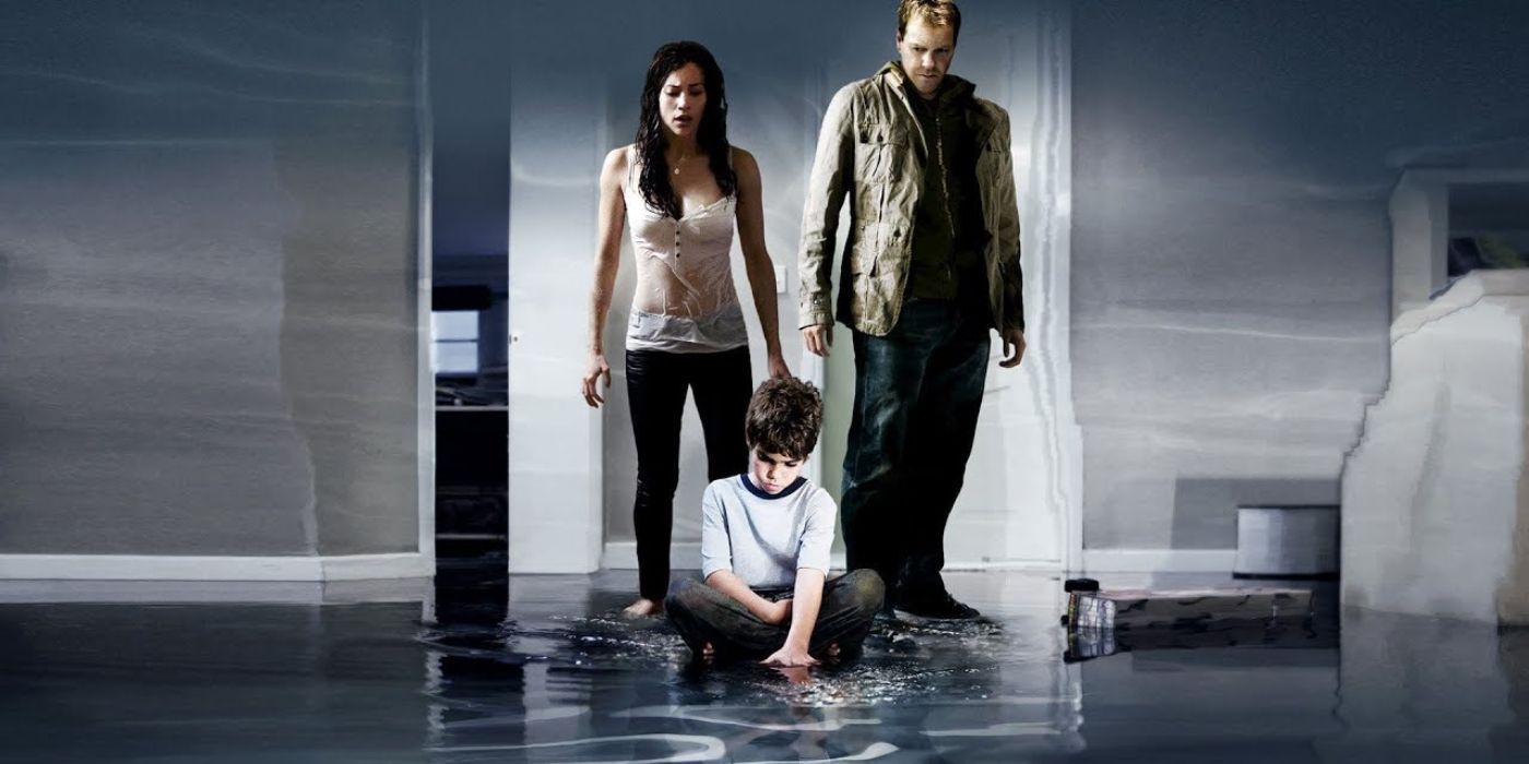 Kiefer Sutherland, Cameron Boyce, &amp; paula Patton in &lsquo;Mirrors&rsquo; (2008)