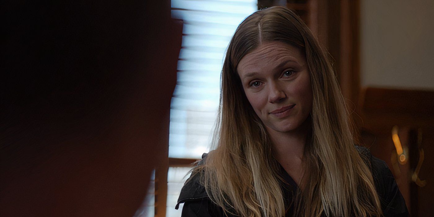 Tracy Spiridakos as Hailey Upton speaks to Jason Beghe as Hank Voight in Voight's office in Chicago P.D.