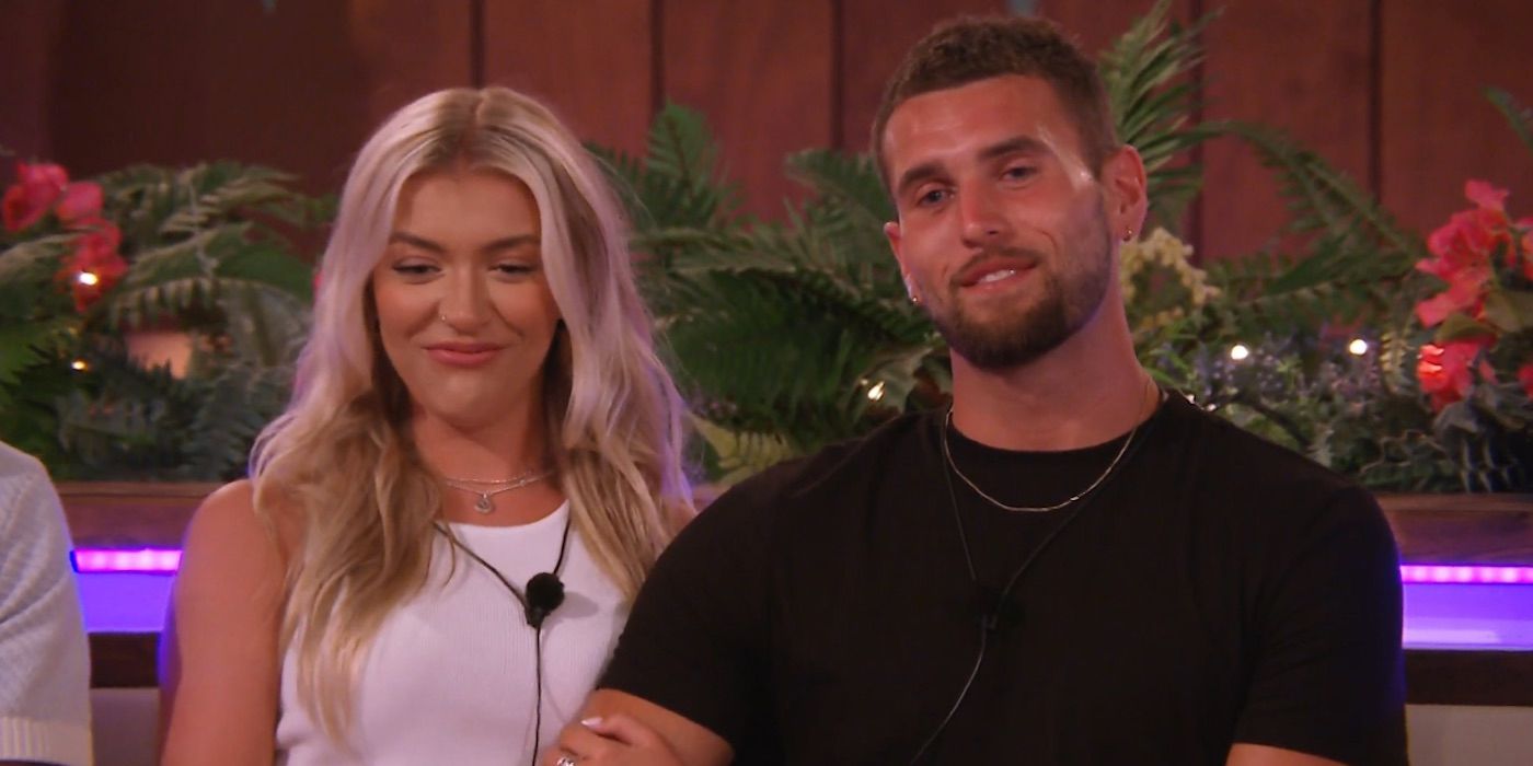 molly-zach-firepit-love-island-s10