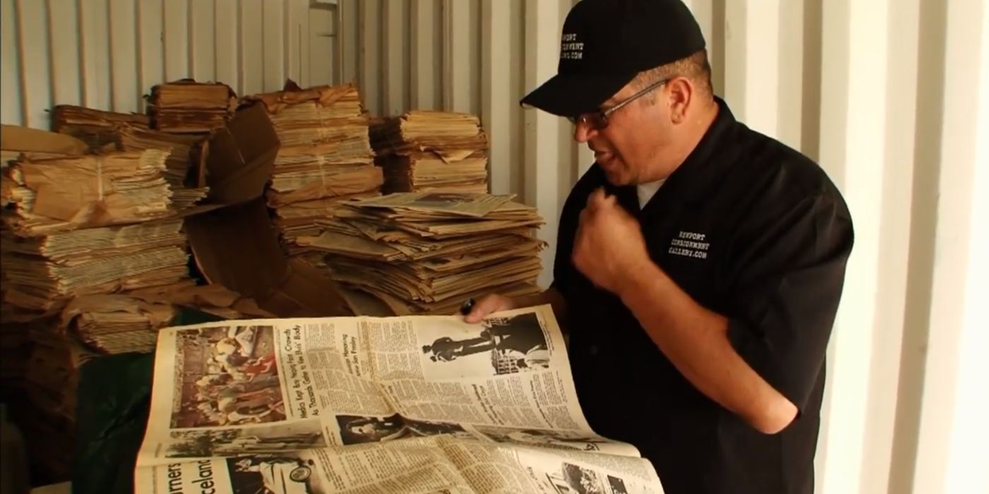 Dave Hester goes through his newspaper finds on 'Storage Wars.'