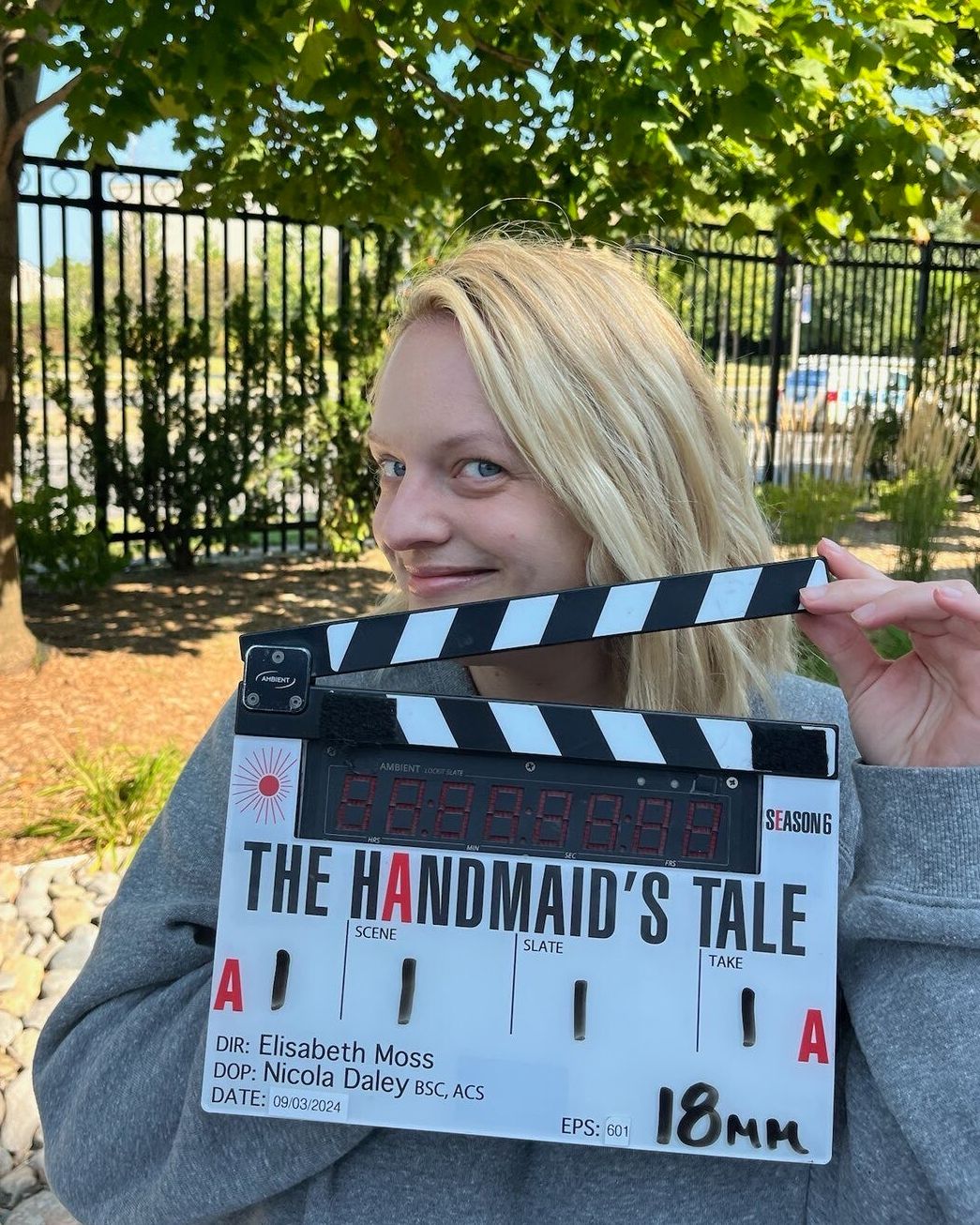 El cuento de la criada, temporada 6, Elizabeth Moss, imagen del set