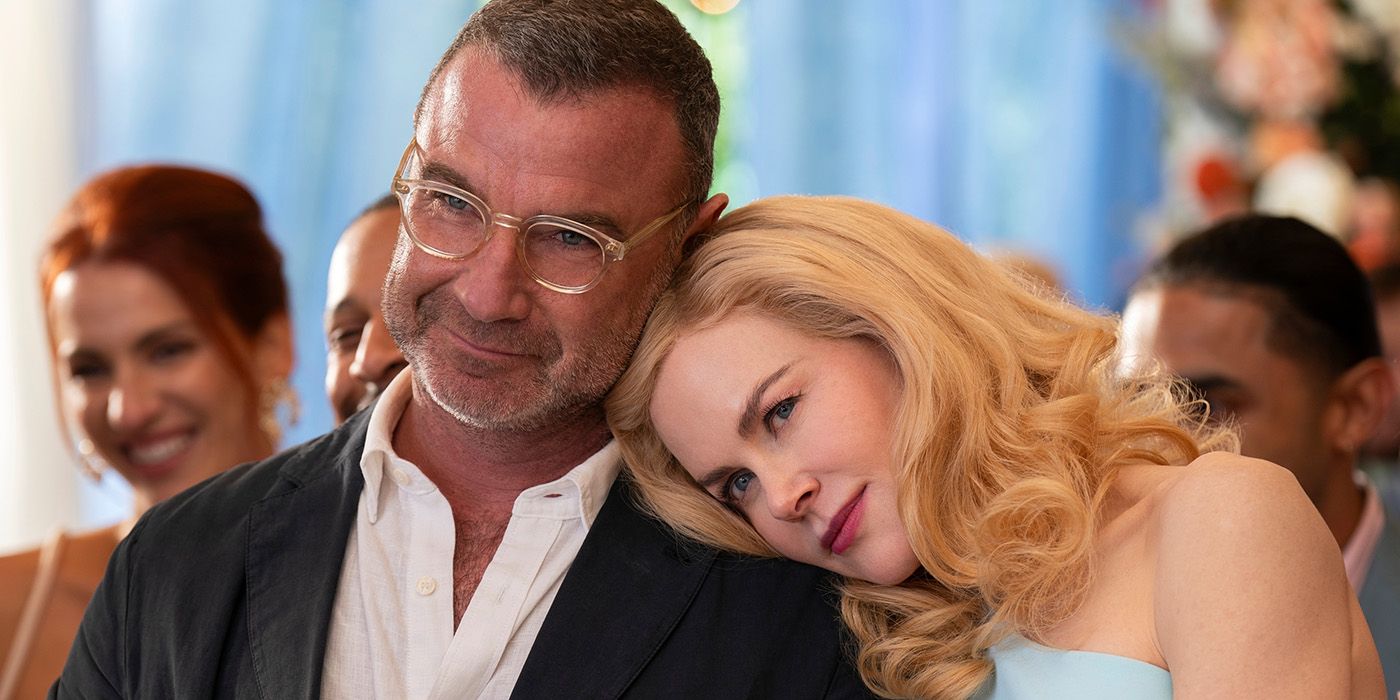 Nicole Kidman resting her head on Liev Schreiber's Shoulder