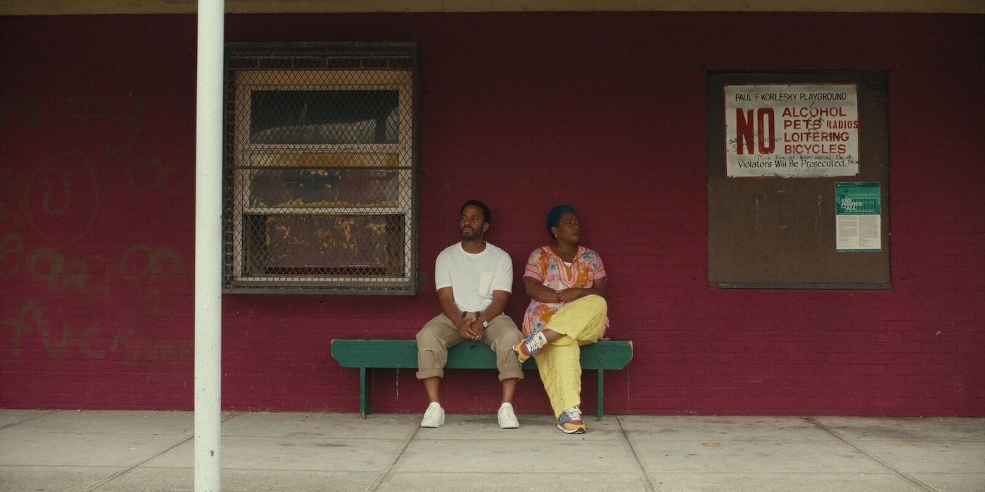 Andre Holland y Aunjanue Ellis Taylor mostrando perdón