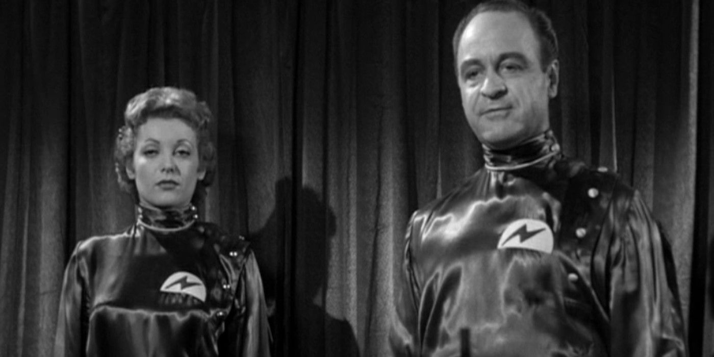 Aliens Tanna, played by actor Joanna Lee, and Eros, played by actor Dudley Manlove, in Plan 9 from Outer Space.