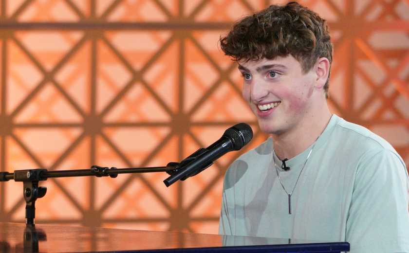 American Idol' Alum Makes History