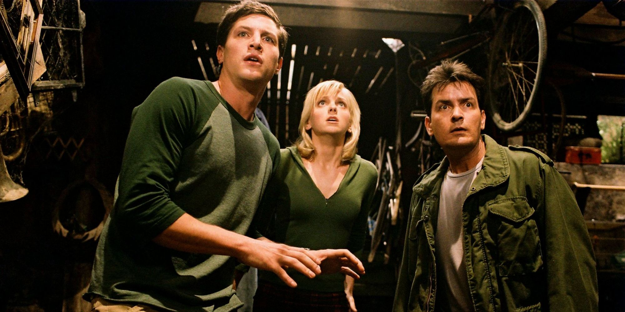 Charlie Sheen, Simon Rex, and Anna Faris in Scary Movie 3 (2003)