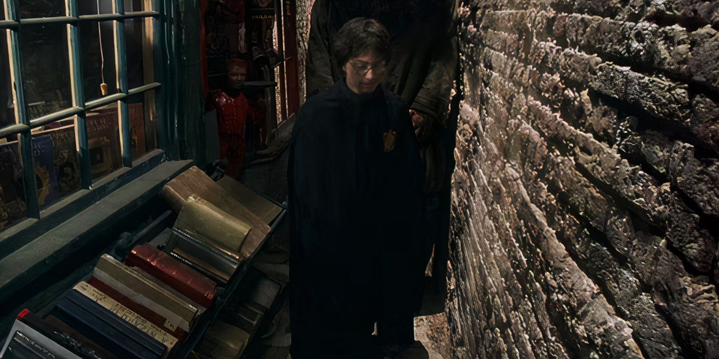 Harry walks througb Flourish &amp; Blotts in &lsquo;Harry Potter and the Chamber of Secrets&rsquo;