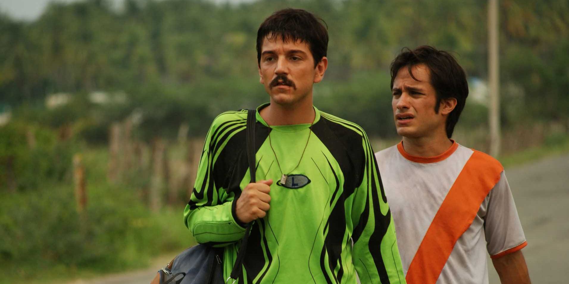 Diego Luna and Gael Garci?a walking down the highway in 'Rudo y Cursi'