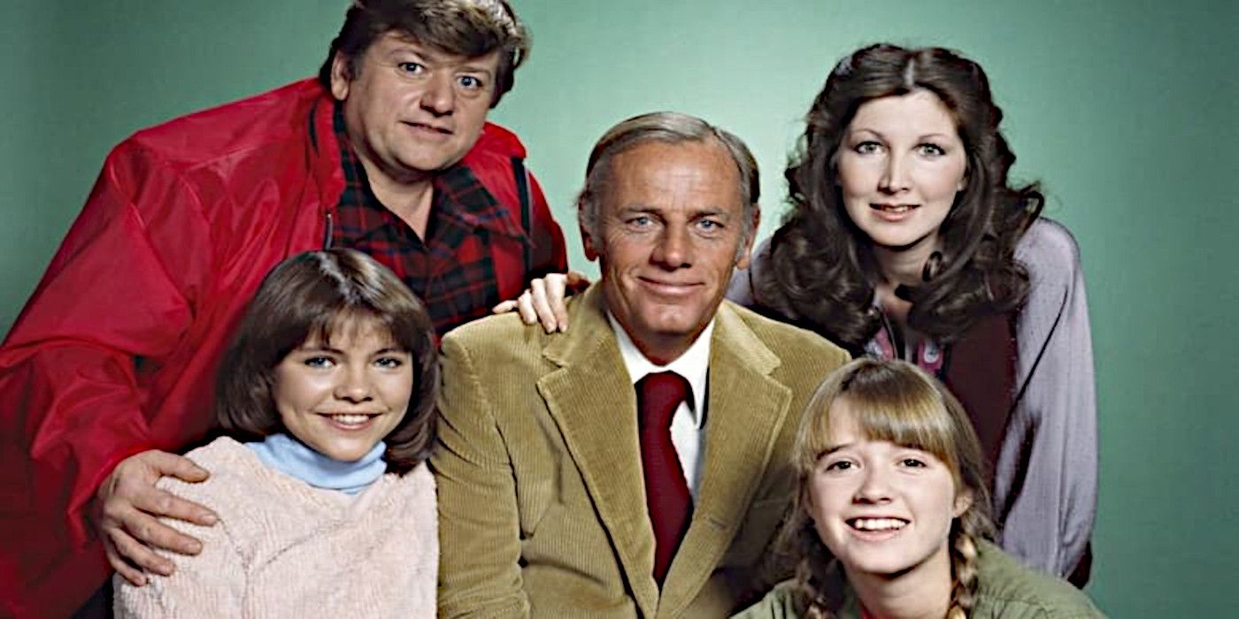 The cast of Hello, Larry pose for a group photo